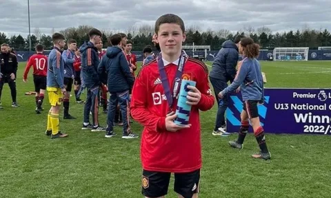 Con trai Rooney ghi bàn ở chung kết Cúp Quốc gia