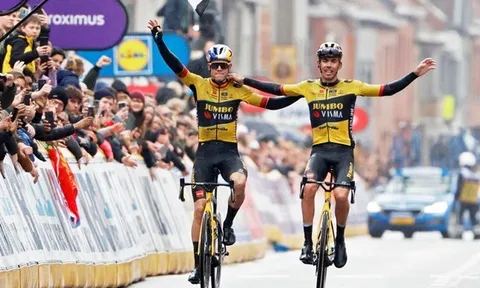 Wout van Aert giải thích nguyên nhân nhường chiến thắng cho đồng đội