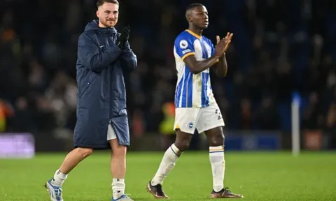 Hai tiền vệ Brighton lọt tầm ngắm của Man United