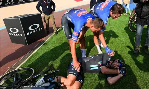 Mathieu van der Poel xin lỗi John Degenkolb