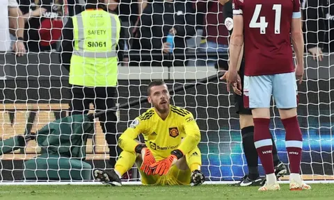 Man United “quay xe” với De Gea