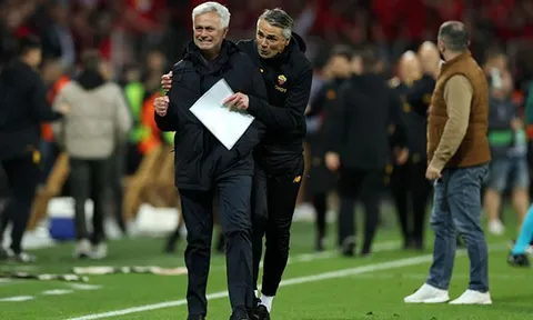 "Người đặc biệt" khóc vì hạnh phúc khi đưa Roma vào chung kết Europa League