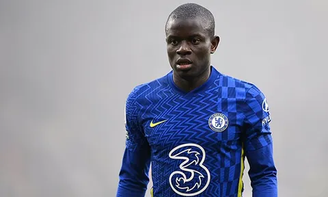 Kante theo chân Benzema