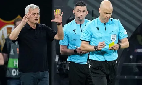"Người đặc biệt" bị cấm chỉ đạo 4 trận ở vòng bảng Europa League mùa tới