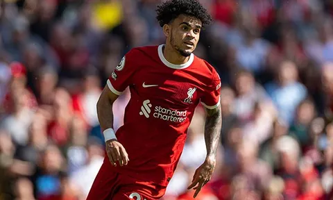 Luis Diaz nhận chiếc áo lịch sử của The Reds