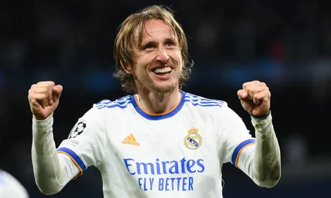 Modric chính thức gia hạn hợp đồng đến năm 2024 với Real Madrid