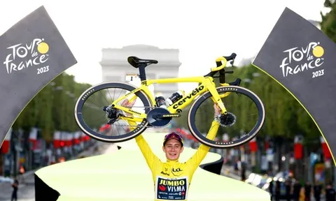 Jonas Vingegaard đăng quang Tour de France lần thứ hai liên tiếp