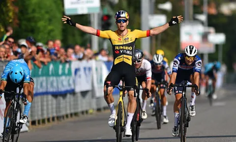 Wout van Aert nối dài mạch chiến thắng cho Jumbo-Visma