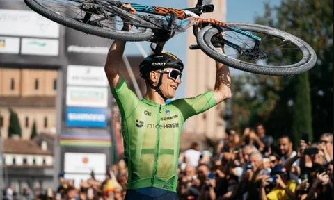 Matej Mohoric trở thành nhà vô địch thế giới Gravel 2023