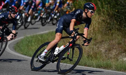 Ineos Grenadiers đánh cược với Geraint Thomas