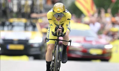 Áo vàng Tour de France Jonas Vingegaard lại được vinh danh