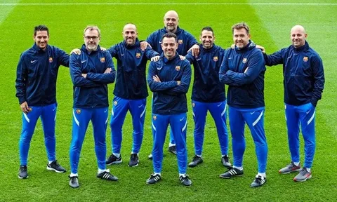 Xavi "chơi đẹp" trước khi rời Barca