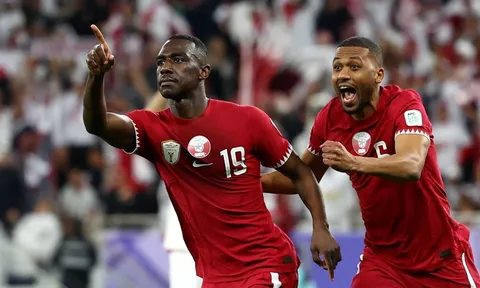 Thắng kịch tính, Qatar vào chung kết ASIAN Cup