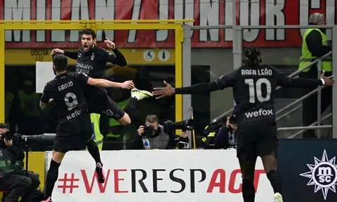 Milan áp sát Juventus