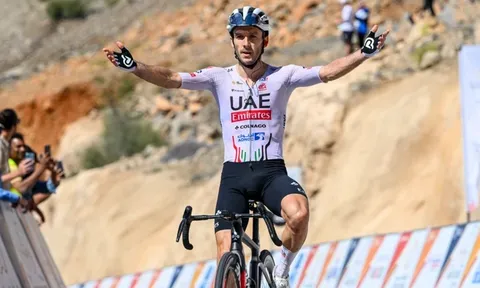 Adam Yates đăng quang Tour of Oman 2024