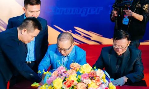 Ông Park Hang-seo ký hợp đồng với câu lạc bộ Bắc Ninh