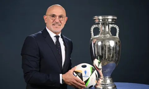 Huấn luyện viên Luis de la Fuente đồng hành với đội tuyển Tây Ban Nha đến hết EURO 2024 và World Cup 2026