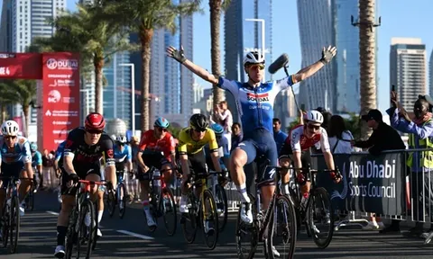 Tim Merlier lần thứ hai thắng chặng tại UAE Tour 2024