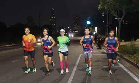 Hơn 11 nghìn người tham gia giải Chạy đêm VPBank VnExpress Marathon Ho Chi Minh City Midnight 2024