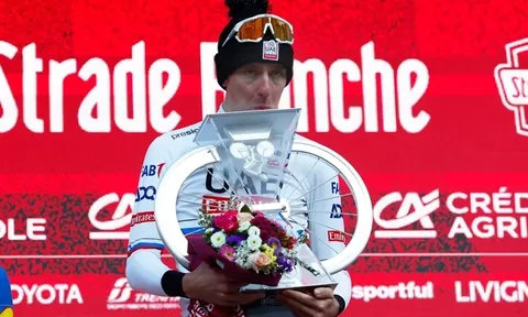 Tadej Pogacar thắng áp đảo ở Strade Bianche 2024