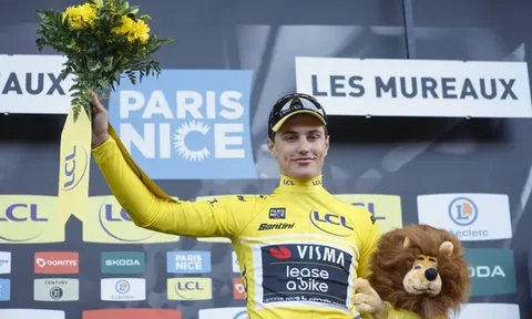 Olav Kooij khuất phục Mads Pedersen thắng chặng mở màn Paris - Nice 2024