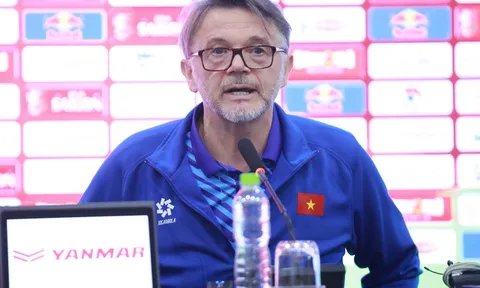 Huấn luyện viên Troussier: "Đội tuyển Việt Nam vẫn nắm quyền tự quyết"