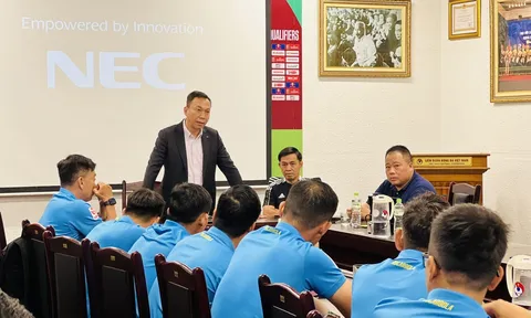 Tập huấn các trọng tài VAR trước khi mùa bóng 2023-2024 trở lại