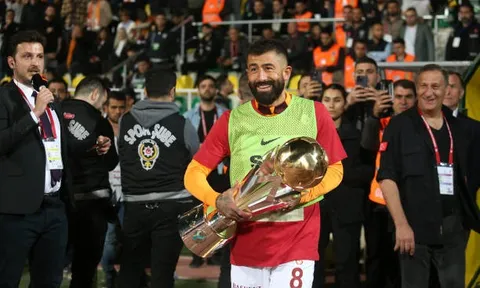 Fenerbahce bỏ trận, Galatasaray đoạt cúp sau 1 phút