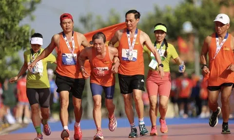 Hơn 2.000 vận động viên tham dự giải half-marathon “Tự hào Tổ quốc tôi” lần thứ nhất năm 2024