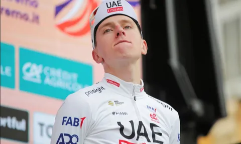 Tadej Pogacar lần đầu tiên tham dự Giro d’Italia