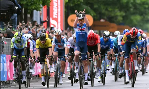 “Vua nước rút” Tim Merlier thắng chặng 3 Giro d’Italia