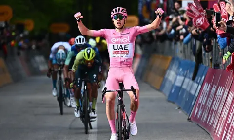 Tadej Pogacar lần thứ ba thắng chặng tại Giro d’Italia 2024