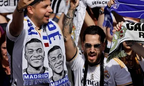 Real trả góp 100 triệu Euro phí lót tay của Mbappe