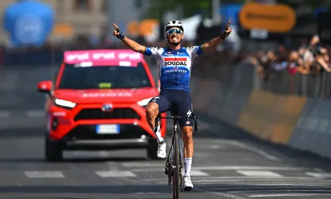 Julian Alaphilippe chiến thắng khó tin sau 125km