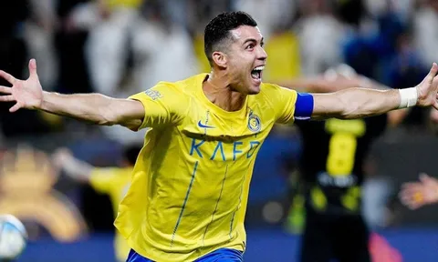 Ronaldo phá kỷ lục ghi bàn