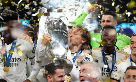 "Dải ngân hà" vô địch Champions League với thành tích bất bại