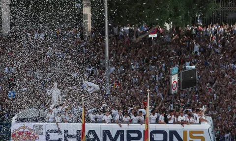 Real Madrid diễu hành ăn mừng chức vô địch Champions League