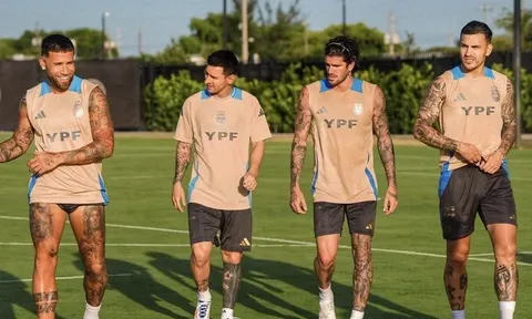 Messi cùng tuyển Argentina chuẩn bị cho COPA America 2024