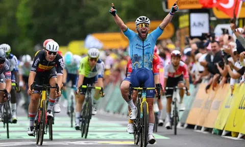 Mark Cavendish có chiến thắng lịch sử phá kỷ lục Tour de France