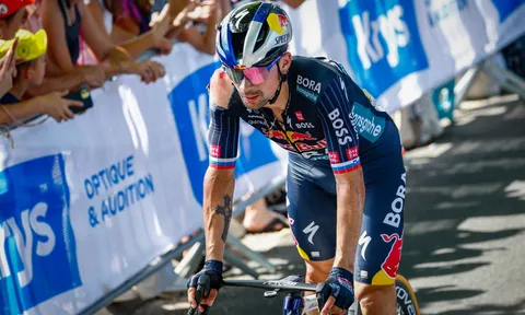 Primoz Roglic gặp tai nạn ở Tour de France