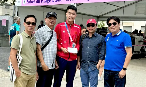 Lãnh đạo Trung tâm Thể dục thể thao Quốc phòng II/QK7 thăm vận động viên Quân đội tham dự Olympic Paris 2024