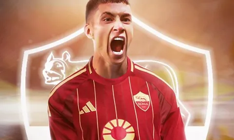 Cổ động viên AS Roma phát cuồng vì Matias Soule