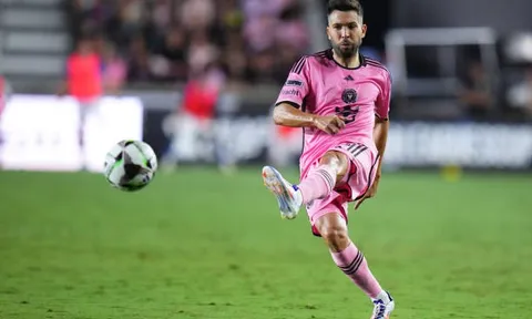 Jordi Alba đi vào lịch sử