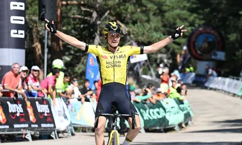 Giải Xe đạp Vuelta a Burgos 2024: Sepp Kuss thắng chặng 3 vươn lên mặc Áo tím