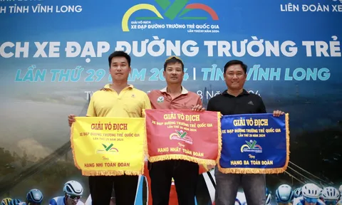 Đội chủ nhà Vĩnh Long đứng đầu toàn đoàn giải Xe đạp đường trường trẻ quốc gia 2024