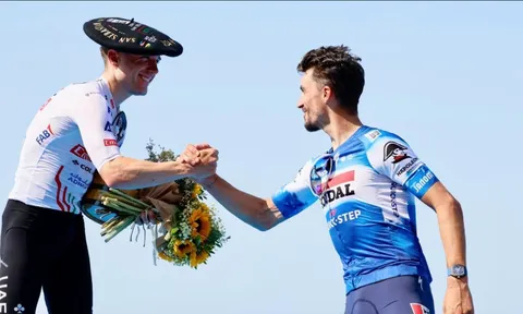 Marc Hirschi đánh bại Julian Alaphilippe tại Clasica San Sebastian 2024