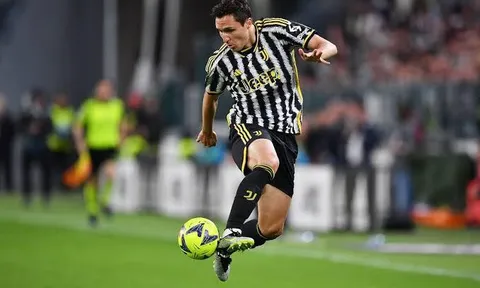 Juventus hạ giá bán Federico Chiesa kịch sàn