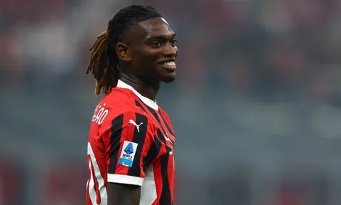 Leao ở lại AC Milan