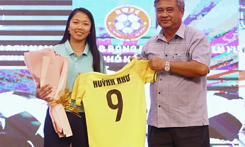 Huỳnh Như trở lại mái nhà xưa