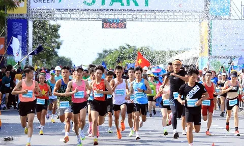 Hơn 3.600 vận động viên tranh tài tại Giải chạy GreenUP Long An half-marathon 2024